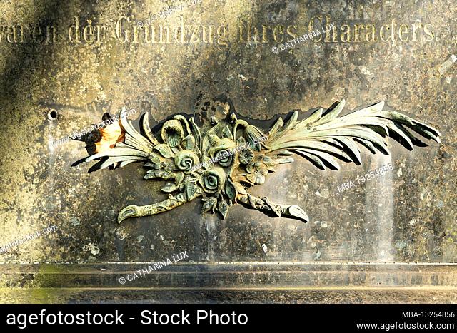 Berlin, Jewish cemetery Berlin Weissensee, field F1, Art Nouveau tomb made of black granite with bronze decoration