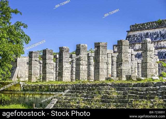 Warrior Temple Templo de los Guerreros with the Hall of 1000 Pillars, Chichen Itza, Yucatan, Mexico, Central America