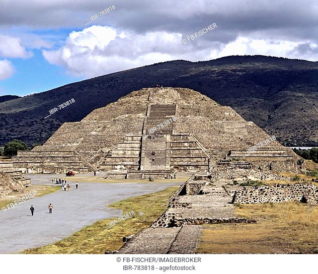 Pyramid of the Moon in Teotihuacan, Aztec civilization near Mexico City, Mexico, Central America