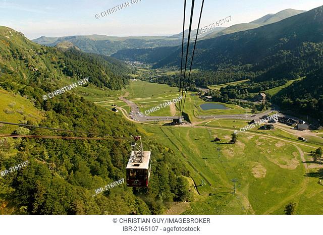 Cable car in Le Mont Dore, Auvergne Volcanoes Natural Regional Park, Monts Dore, Massif du Sancy, Auvergne, France, Europe