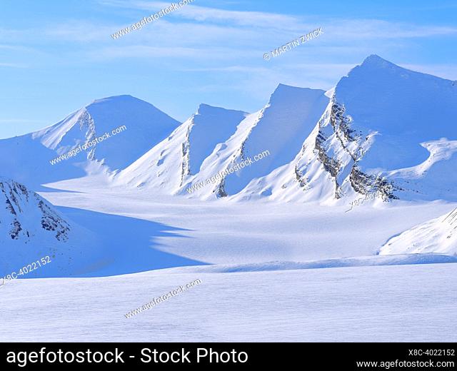 Landscape at pass from Vestre Groenfjordbreen to Fritdtjovbreen, Island of Spitsbergen, part of Svalbard archipelago. Arctic region, Europe, Scandinavia, Norway