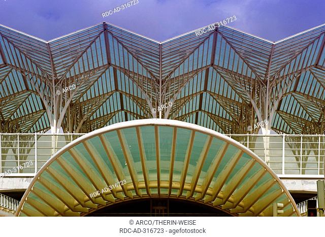 Oriente railway station, architect Santiagio Calatrava, Parque das Nacoes, former exhibition area of Expo 1998, Lisbon, Portugal / Park of the Nations