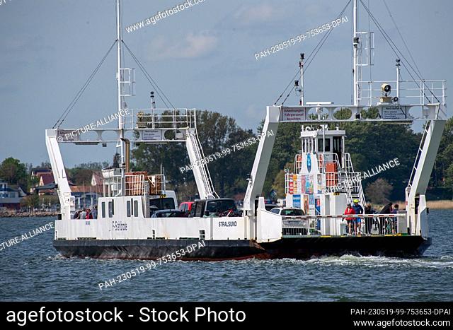 19 May 2023, Mecklenburg-Western Pomerania, Glewitz: The ferry ""Stahlbrode"" sails across the Strelasund off the island of Rügen