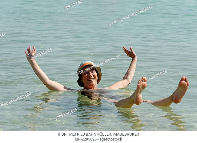 Bathing, swimming tourists in Ein Bokek, En Boqeq, Dead Sea, Israel, Middle East