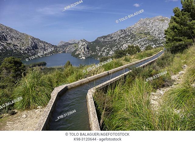 Canal de transvase del embalse de Gorg Blau al embalse de Cuber, Escorca, Paraje natural de la Serra de Tramuntana, Mallorca, balearic islands, Spain