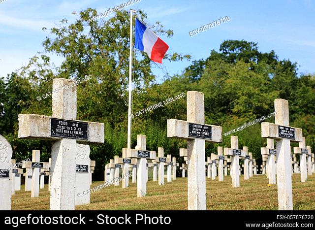 Commonweatlth war Graves. French military cemetery comprising 328 graves of Columeriens, English, Dutch and Africans who died for France in 1914-1918