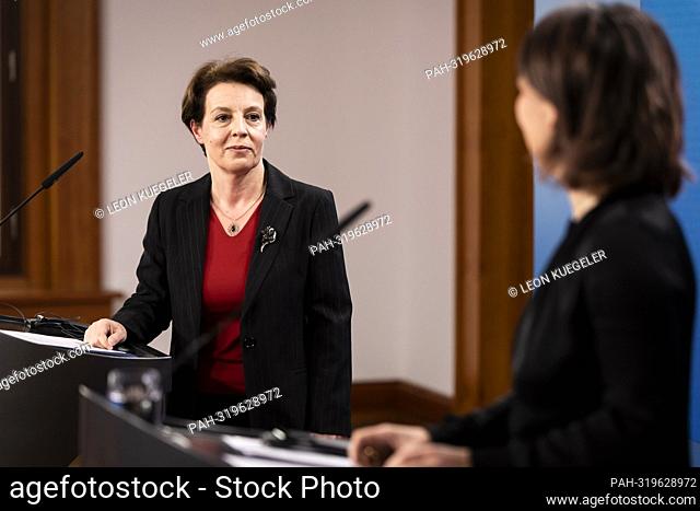 Federal Foreign Minister Annalena Baerbock in talks with the Foreign Minister of Kosovo, Donika Gervalla-Schwarz in Berlin, October 12, 2022