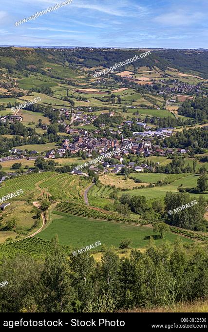 France, Occitanie Region, Aveyron (department 12), agricultural region around the village of Clairvaux d'Aveyron, from a hill