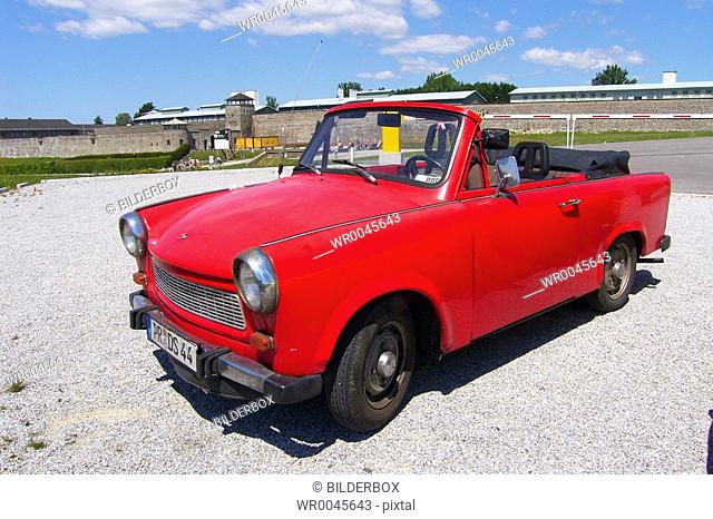 a red Trabant