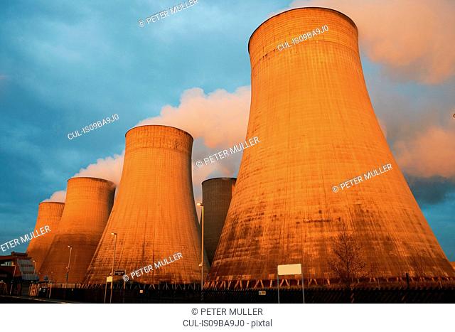 Cooling towers at power plant, Derby, United Kingdom, Europe