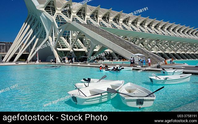 Boats for tousists in the City of Arts and Sciences in the city of Valencia, with its lake and sciences museum, Valencia, Spain