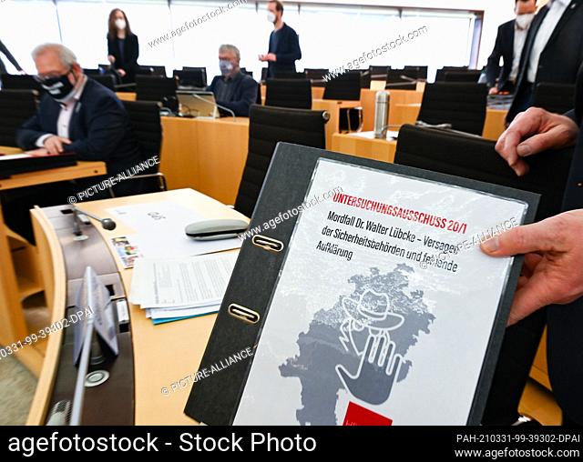 31 March 2021, Hessen, Wiesbaden: The member of the state parliament Günter Rudolph (SPD) before the beginning of the meeting of the Lübcke inquiry committee in...