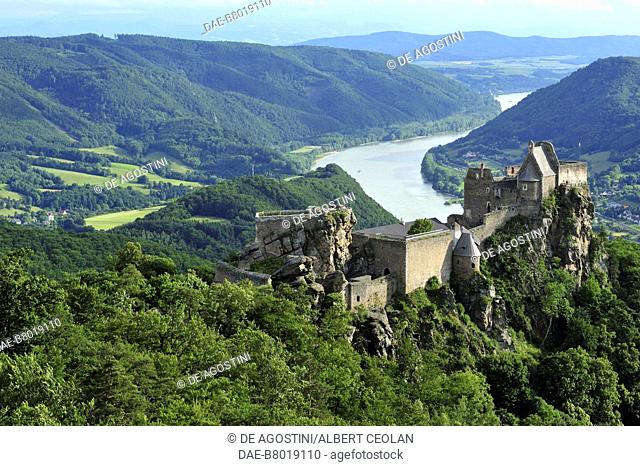 View of Aggstein Castle, 12th-15th century and the Danube, Wachau Cultural Landscape (UNESCO World Heritage Site, 2000), Austria