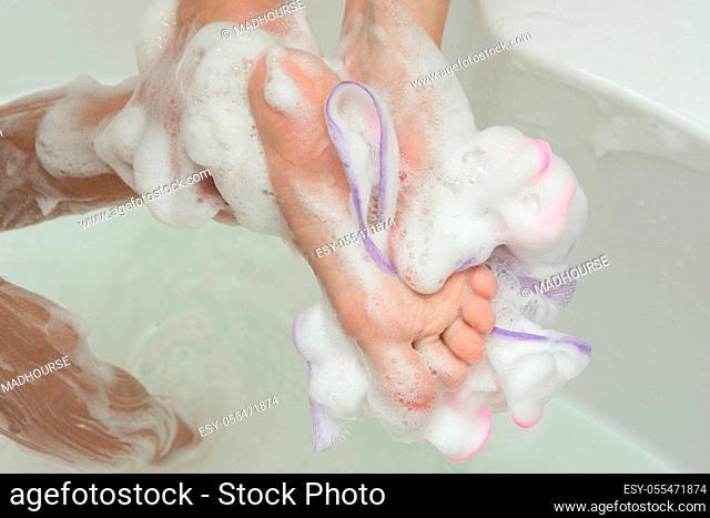 feet, washing, washcloth