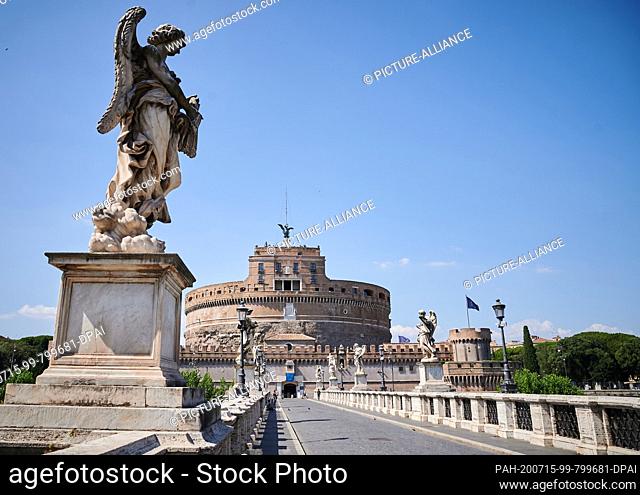 09 July 2020, Italy, Rom: The Bridge of Angels in Rome has been swept clean. Where otherwise at this time many street hawkers and tourists cavort