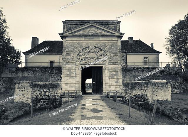 France, Aquitaine Region, Gironde Department, Haute-Medoc Area, Fort Medoc, ruins of river fort designed by Vauban in 1689