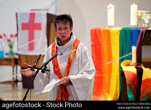 15 May 2021, North Rhine-Westphalia, Cologne: Marianne Arndt, parish worker, preaches at a Mass in the Catholic Church of St. Elisabeth