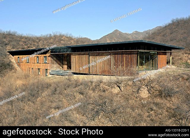 The Bamboo Wall House, by architect Kengo Kuma, wqas completed in 2002 as part of the multi-dwelling project Commune by the Great Wall near Beijing