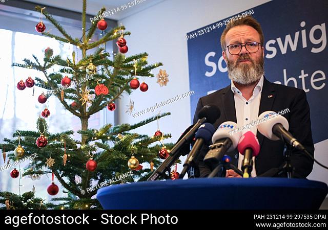 14 December 2023, Schleswig-Holstein, Kiel: Claus Ruhe Madsen (non-party), Minister for Economic Affairs, Transport, Employment