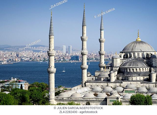 Blue Mosque (Sultanahmet Camii) and the Bosphorus. Turkey, Istanbul, Sultanahmet district
