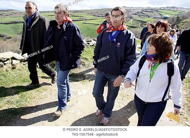 The President of the Xunta de Galicia, Alberto Núñez Feijoo made a tour of the Camino de Santiago