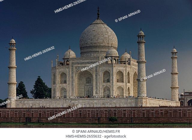 India, Uttar-Pradesh, Agra, Taj-Mahal, listed as World Heritage by UNESCO, overview of the Taj Mahal