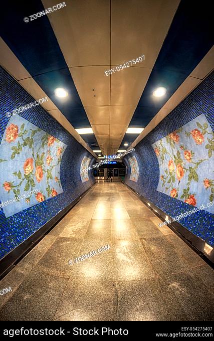chawri bazar metro station platform tunnel in New Delhi, India