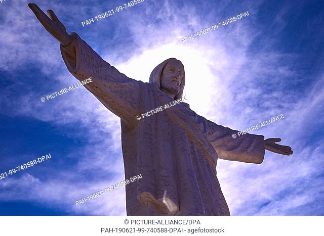02 May 2019, Peru, Cusco: The statue of Cristo Blanco on the hills of Cusco is visible from afar. Photo: Tino Plunert/dpa-Zentralbild/ZB