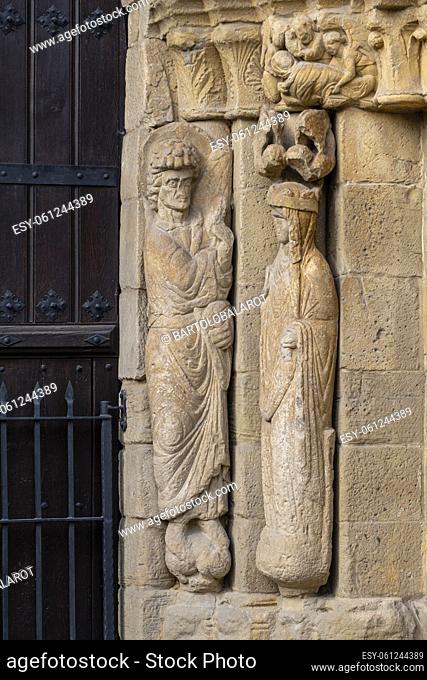 Virgin Mary and the Archangel, scene of the Annunciation, Los Abuelos door, Church of San Juan, Laguardia, Alava, Basque Country, Spain