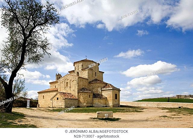 Romanesque church of Nuestra Señora de la Anunciada (built 11th century and refurbished 17th century). Urueña. Valladolid province, Castilla-León, Spain