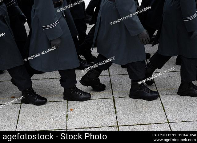 12 November 2023, Berlin: Recruits attend the ceremonial pledge to mark the 68th anniversary of the founding of the Bundeswehr