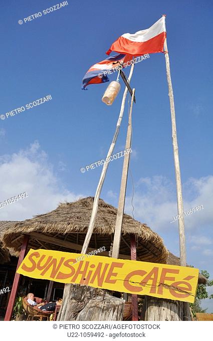 Sihanoukville (Cambodia): 'Sunshine' Café at Otras Beach