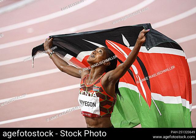 Faith KIPYEGON (KEN), winner, winner, Olympic champion, 1st place, gold medal, gold medalist, Olympic champion, gold medalist, cheers at the goal, jubilation