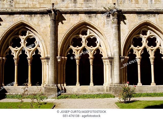 13th century cloister of Poblet monastery. Conca de Barberà, Tarragona province, Catalonia, Spain