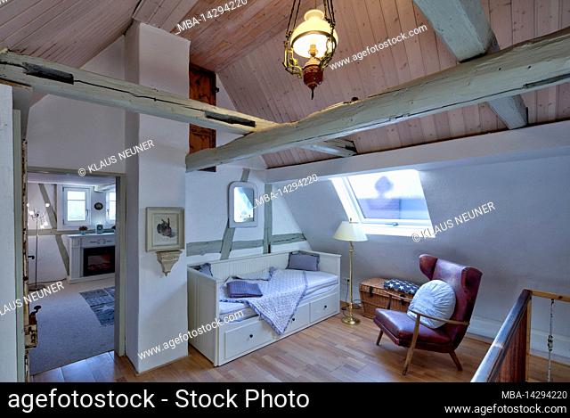 Photo reportage with text, Obere Gasse No 7, homestory, bedroom, wooden floor, open beam ceiling, hanging lamp, renovation, interior, Rothenfels, Main Spessart