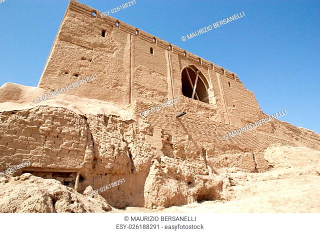 Architecture details of the Narin Qal'eh or Narin Castle is a mud brick fort or castle in the town of Meybod, Iran. It incorporate mud bricks of the Medes...
