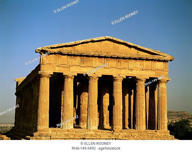 Temple of Concord, Valley of the Temples, Agrigento, Sicily, Italy, Europe