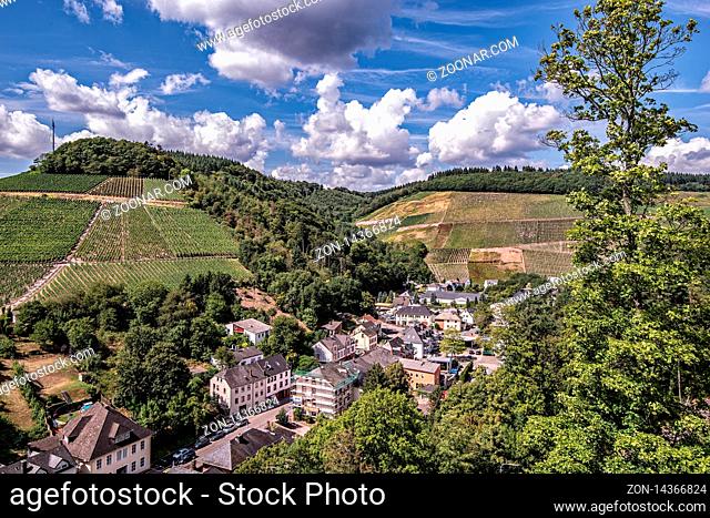 Saarburg ist eine Stadt im Landkreis Trier-Saarburg in Rheinland-Pfalz. Sie liegt im westlichen Teil des Naturparks Saar-Hunsrück am Ufer der Saar sowie an der...