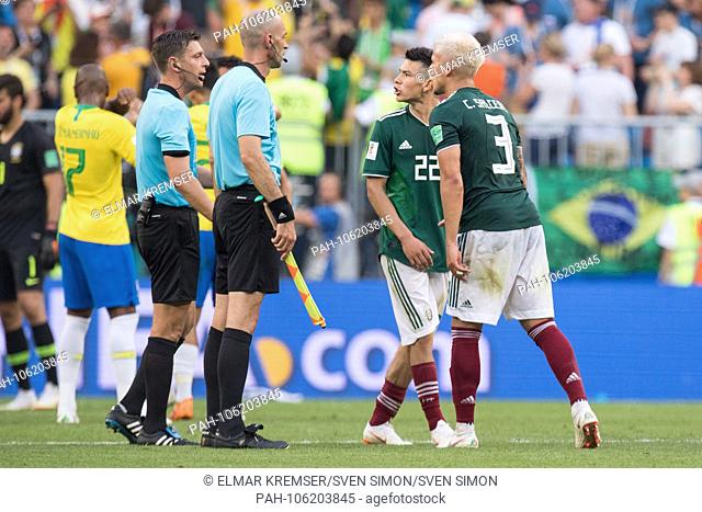 Hiring LOZANO (2nd right to left, MEX) and Carlos SALCEDO (right, MEX) are angry after the end of the game on referee Gianluca OCCHI (li