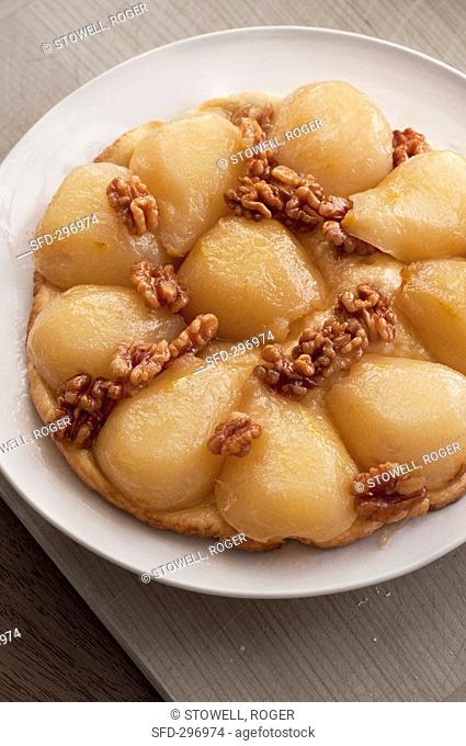 Pear tart with walnuts
