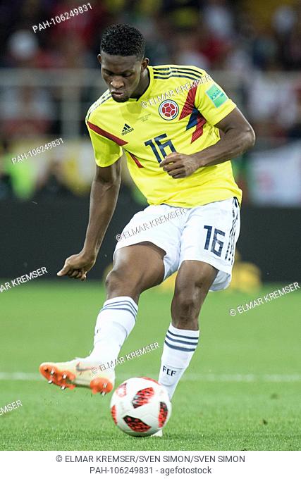 Jefferson LERMA (COL) with Ball, single action with ball, action, full figure, upright, COLOMBIA (COL) - England (ENG) 3: 4 iE, round of 16, game 56, on 03