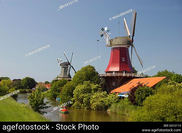 Windmill, two-storey gallery bollard, two-storey gallery bollard with wind rose, twin mills, Greetsiel, East Frisia, Lower Saxony, Germany, Europe