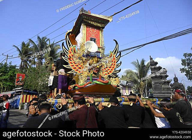 Funeral procession in Nusa Penida, Bali, Indonesia, Asia