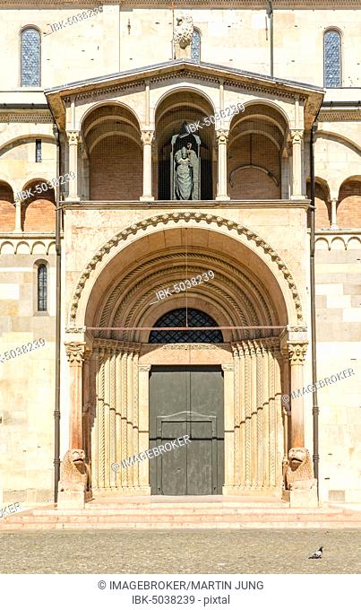 Romanesque Porta Regia, Cathedral of Modena, Modena, Emilia-Romagna, Italy, Europe