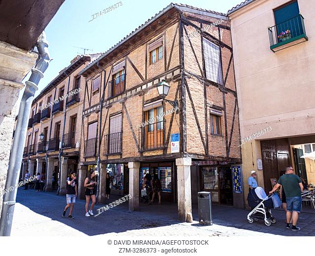 Arquitectura popular en la Calle Mayor. Alcalá de Henares. Madrid. España