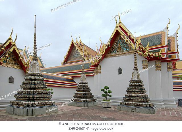 Wat Pho - Temple of the Reclining Buddha, its official name is Wat Phra Chetuphon Vimolmangklararm Rajwaramahaviharn, Phra Nakhon district, Bangkok, Thailand