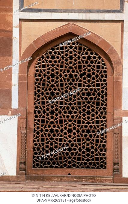 Red sandstone carved jalli, Humayun's Tomb, Delhi, India, Asia