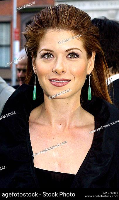 DEBRA MESSING 2002.PREMIERE OF ""HOLLYWOOD ENDING"" AT THE CHELSEA WEST THEATRE IN NEW YORK CITY.Photo By John Barrett/PHOTOlink.