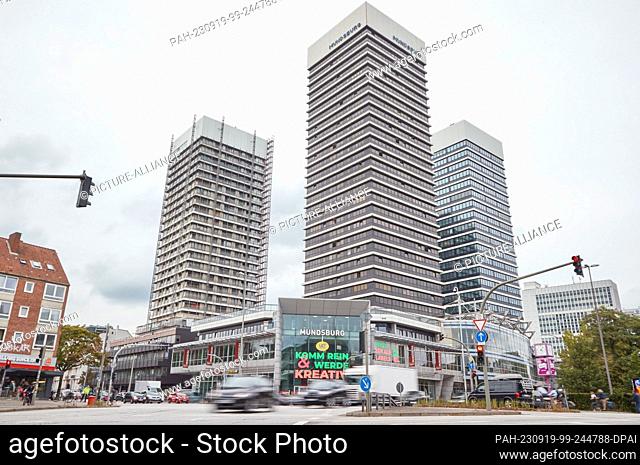 PRODUCTION - 18 September 2023, Hamburg: View of the Mundsburg Towers. For about a year, the city has been housing Ukrainian refugees and people from other...