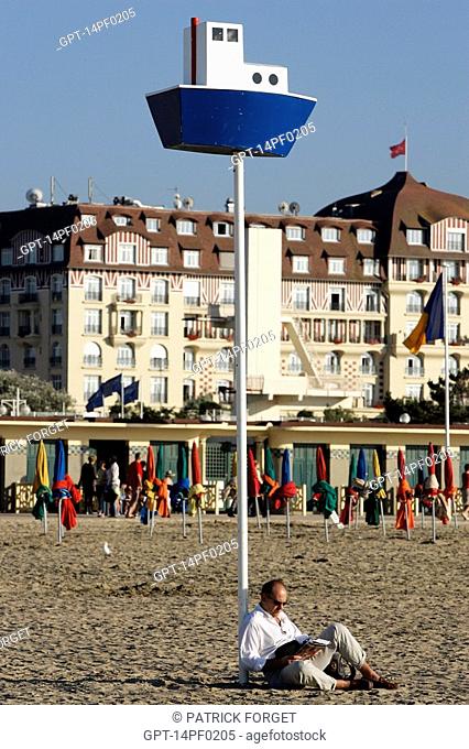 THE BEACH ACROSS FROM THE CASINO, DEAUVILLE, CALVADOS 14, NORMANDY, FRANCE